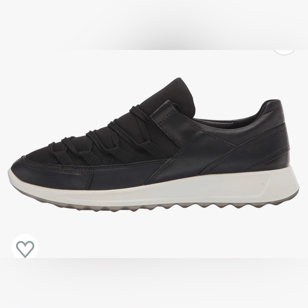 ECCO Women's Flexure Runner Tie Sneaker. Size 38/7-7.5. Fits as 7.5 Worn once